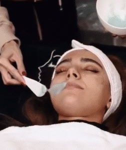 نمونه پاکسازی پوست (کلینیک تخصصی آفرینش)