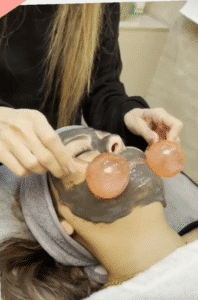 نمونه پاکسازی پوست (کلینیک تخصصی آفرینش)