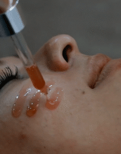 نمونه پاکسازی پوست (کلینیک تخصصی آفرینش)