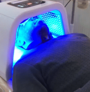 نمونه پاکسازی پوست کلینیک زیبایی پرنیان