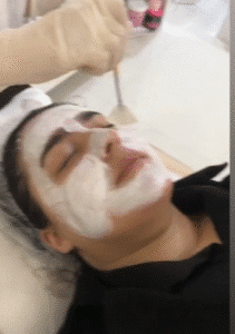 نمونه پاکسازی پوست کلینیک زیبایی پرنیان