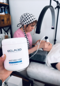 نمونه پاکسازی پوست کلینیک زیبایی آرمان