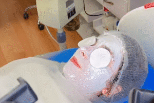 نمونه پاکسازی پوست کلینیک گلدن رویال