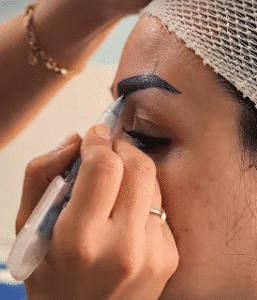 نمونه کاشت ابرو کلینیک زیبایی ماهان